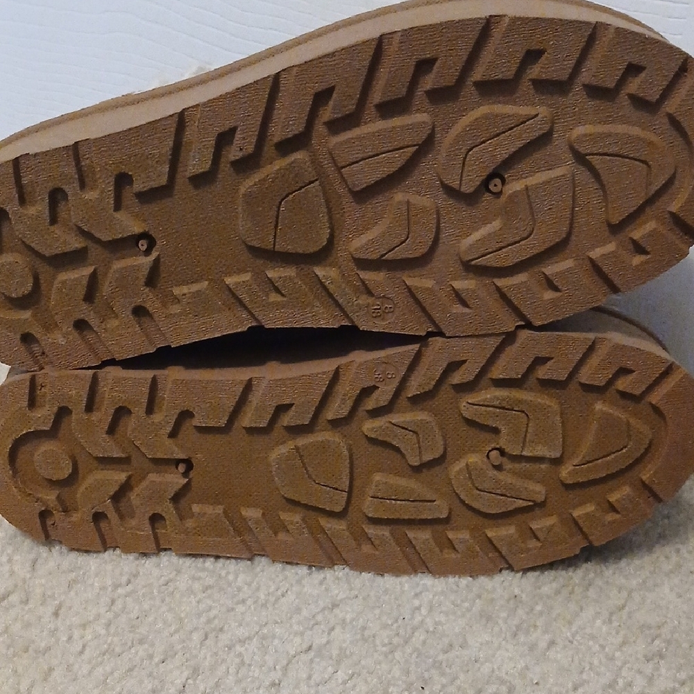 Never Worn BAMBOO Platform Booties With Cream Stitching Design - Suede Like - Picture 7 of 8